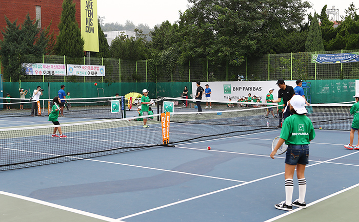 BNP파리바오픈은 어린이 테니스교실 및 레드볼 대회 모습.