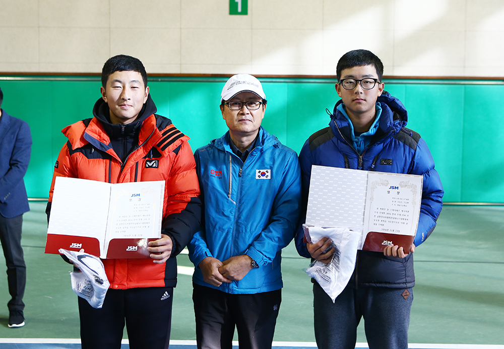 남자복식 우승 영남고 오동근 / 조승환