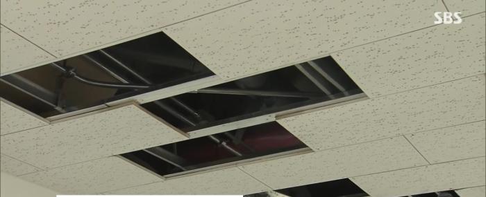 코리아오픈 선수라운지에서 누수가 발생했다