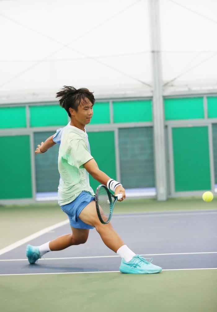 충주중 최민건 선수 부상으로 서브를 제대로 넣지 못했고 2세트 기권했다