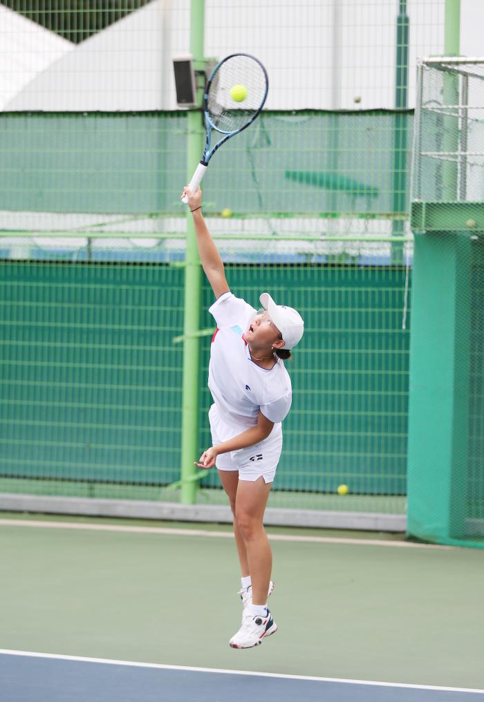 김서현 선수의 서브