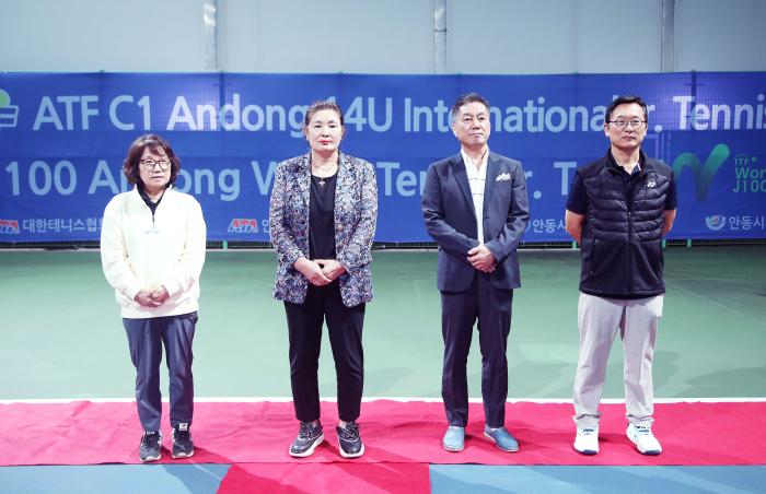 좌로부터 안동시테니스협회 신미향 부회장