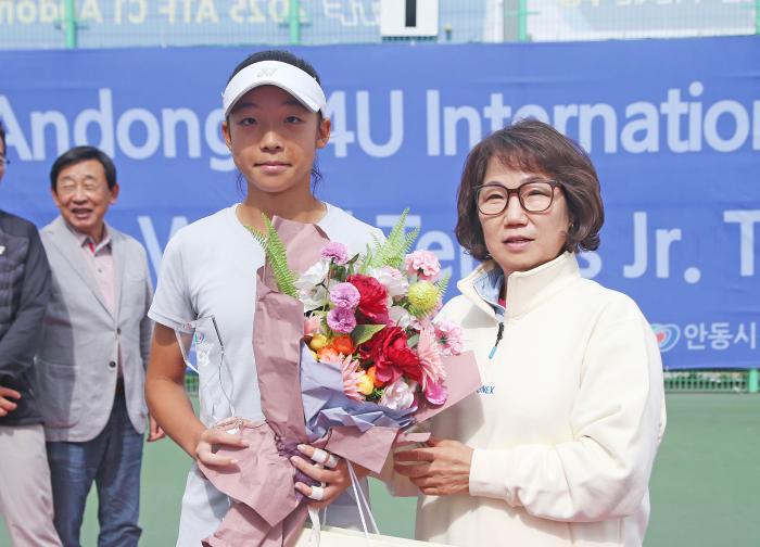여자 단식 준우승 도하현대구일중