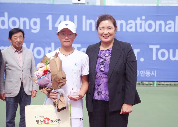 여자 단식 우승 김서현전일중