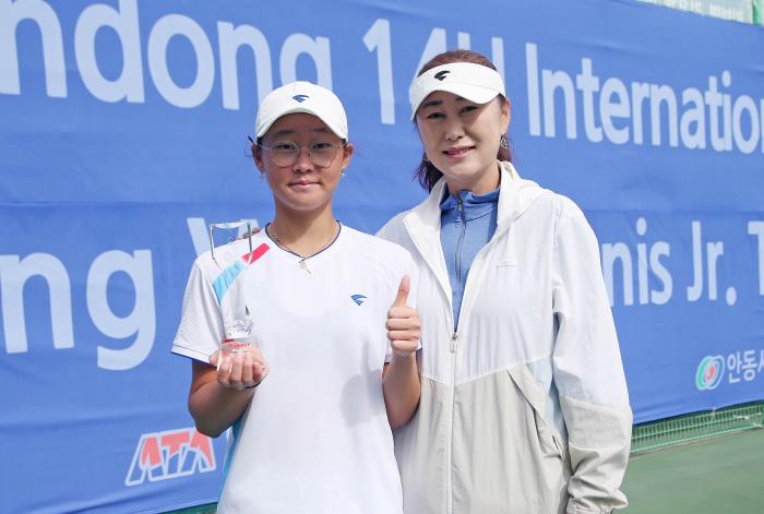 김서현 선수의 어머니이자 전일중 김유정 코치