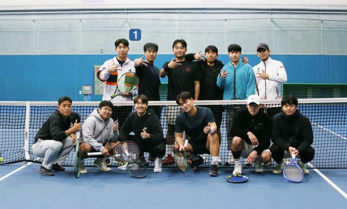 대학생부 남자 단체전 결승전 기념 사진  경북대와 서울시립대