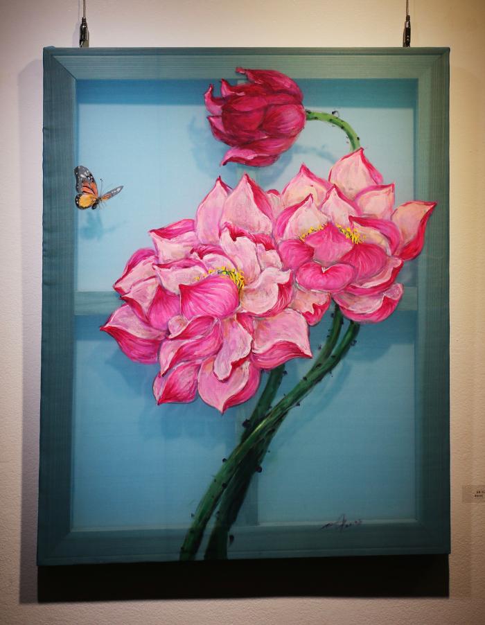 틀 안에 비친 그림자 역시 작품의 연장선이다