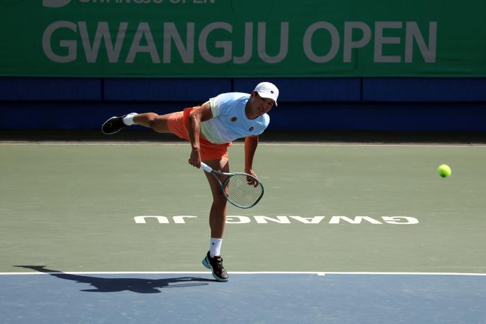 권순우 vs 정현, 첫 맞대결 성사…광주에서 펼쳐질 ‘한국 테니스의 상징적 대결’ 기사 이미지