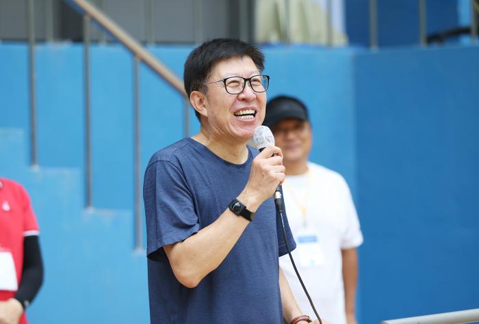 박형준 전 부산 시장이 개회식에서 축사를 하고 있다