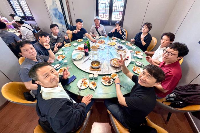 금강산도 식후경 우리 입맛에 맞춰진 10가지의 요리와 시원한 맥주 한 잔은 산해진미가 부럽지 않다
